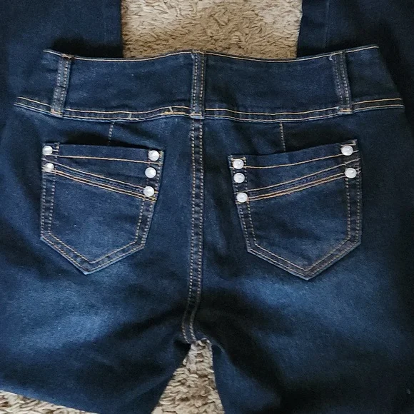 Dark denim skinny jeans!! - Picture 7 of 8